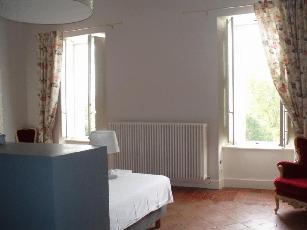Chateau De Blomac Room photo